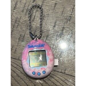 Bandai Tamagotchi Original  Sakura Digital Virtual Pet Vintage pink NEW